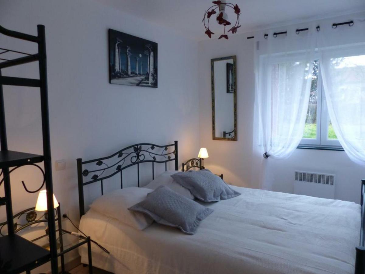 Maison Renovee Avec Cour Privee, Proche De Gannat, 3 Chambres, Animaux Acceptes, Equipements Modernes. - Fr-1-489-37 Poezat Exteriör bild