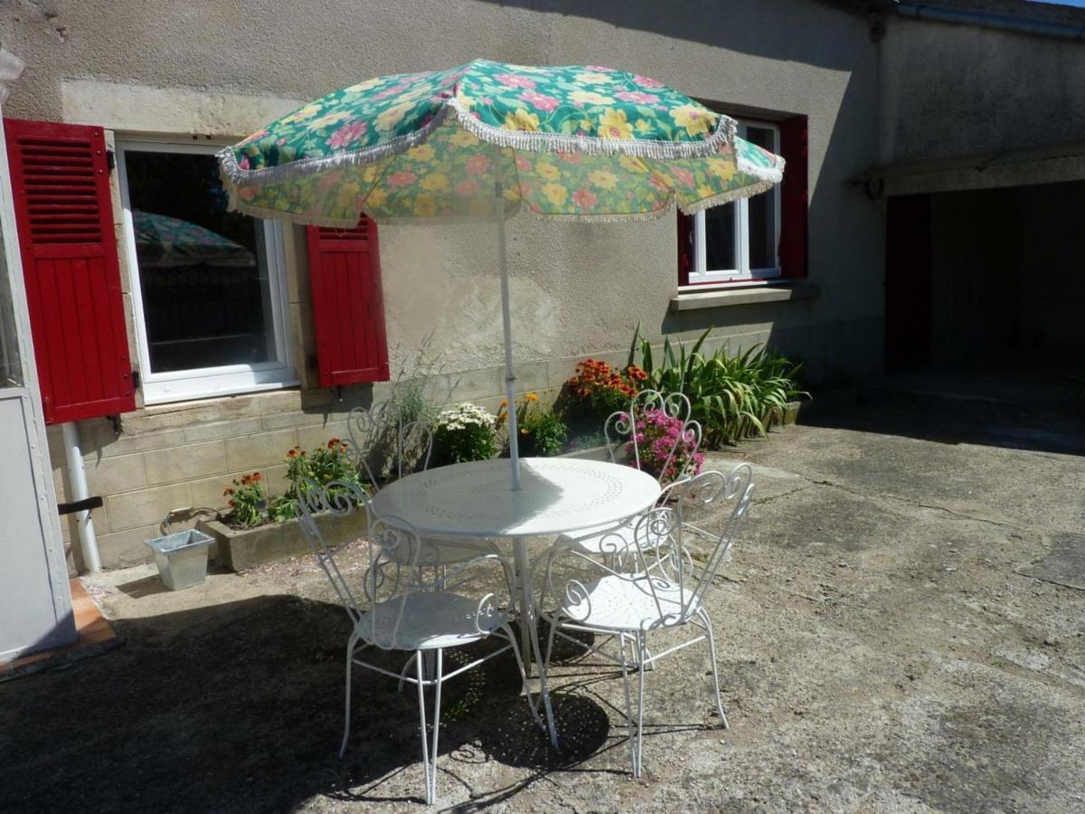 Maison Renovee Avec Cour Privee, Proche De Gannat, 3 Chambres, Animaux Acceptes, Equipements Modernes. - Fr-1-489-37 Poezat Exteriör bild